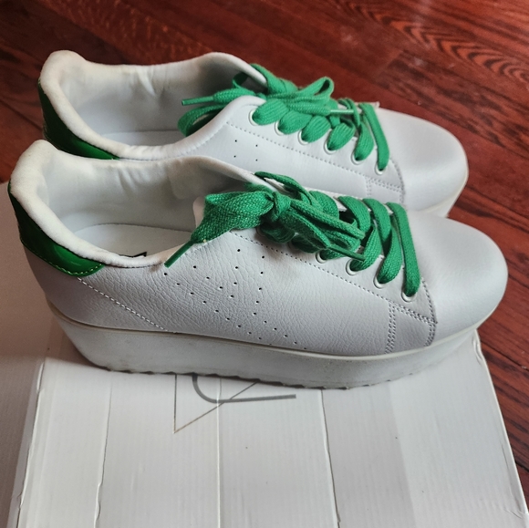 Yru Lala Platform Sneaker size 11 green and white - Picture 2 of 3